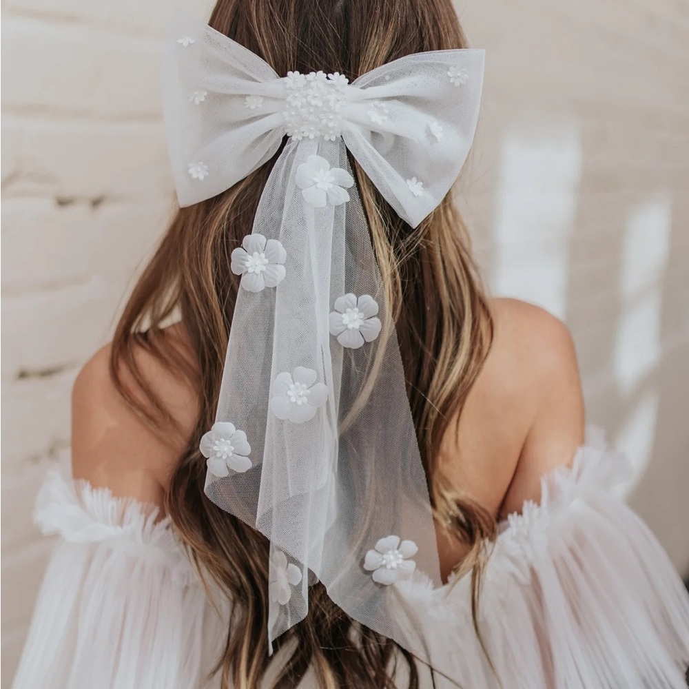 Untamed Petals Darla Bow from Anthropologie